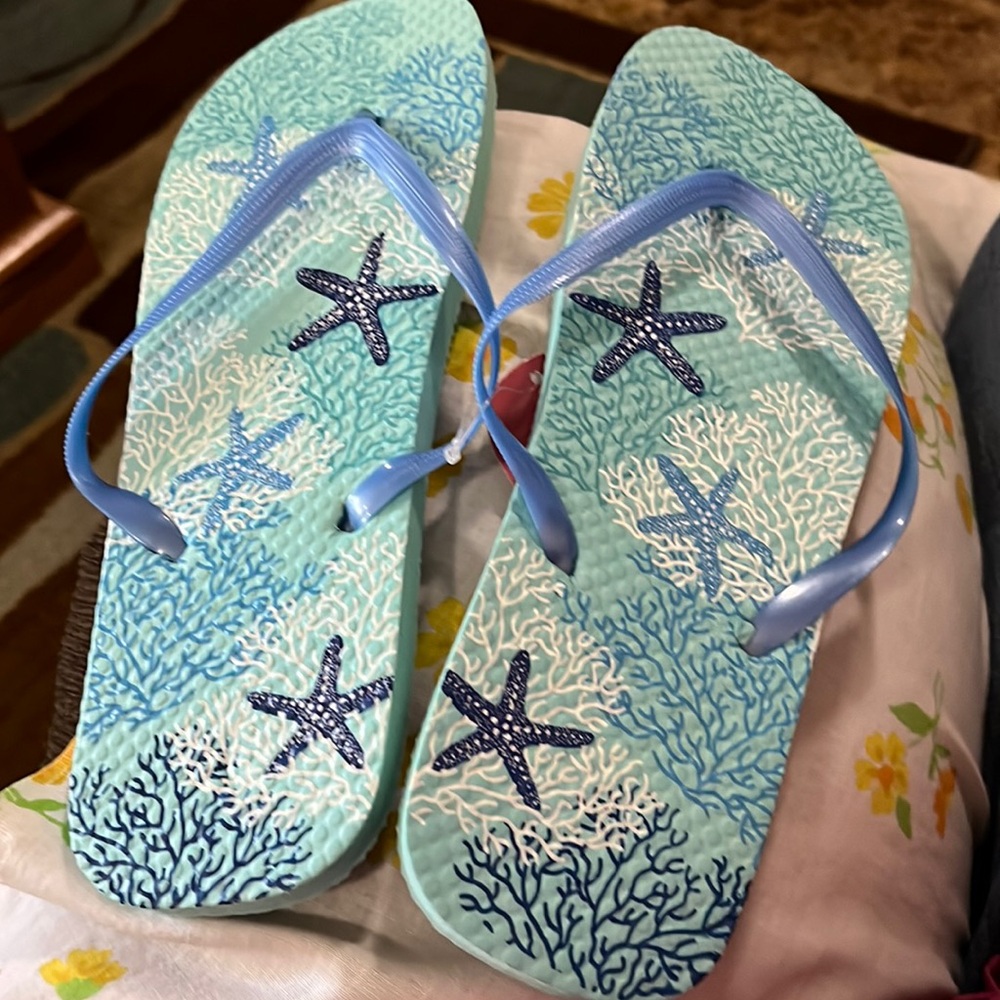 Juncture starfish flip flops